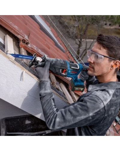 Акумуляторна ножівка Bosch Professional GSA 185-LI, без акб і з/п з 2 пиляльними полотнами