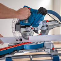 Торцовочная пила Bosch GCM 305-216 D Professional