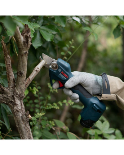 Акумуляторні садові ножиці Bosch Pro Pruner Professional, 2 акб GBA 12V 3.0Ah і з/у GAL 12V-20