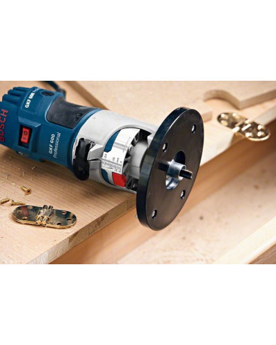 Фрезер BOSCH GKF 600 Professional Set 060160A101