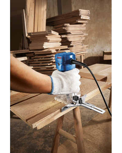 Кромковий фрезер BOSCH GKF 550 Professional 06016A0020