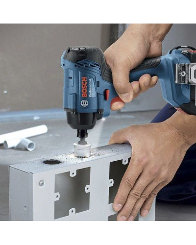 Акумуляторний ударний гайковерт Bosch GDR 180-LI Professional, 2 акб GBA 18V 3.0Ah, з/п AL 1820 CV