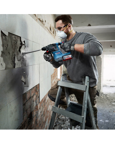 Акумуляторний перфоратор Bosch GBH 185-LI Professional, 1 акб GBA 18V 4.0Ah, з/п GAL 18V-40