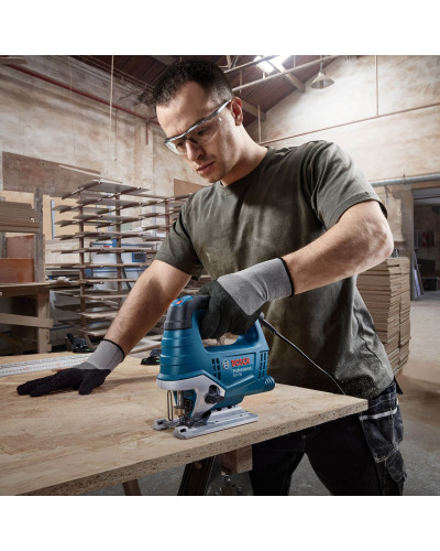 Лобзик Bosch GST 750 Professional в кейсі
